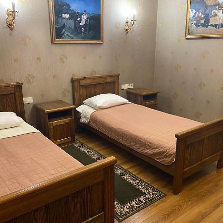 Hotel Fortetsya Hetmana Hatne Exteriör bild