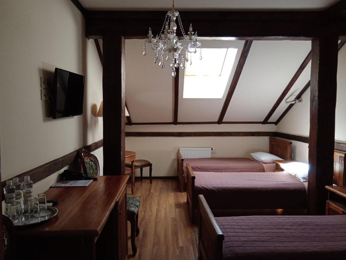 Hotel Fortetsya Hetmana Hatne Exteriör bild