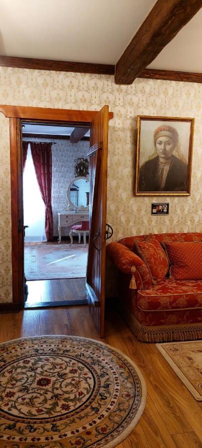 Hotel Fortetsya Hetmana Hatne Exteriör bild